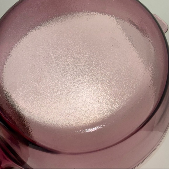 Vintage Vision Corning Pyrex 2.5 L cranberry pot with lid - Picture 6 of 11